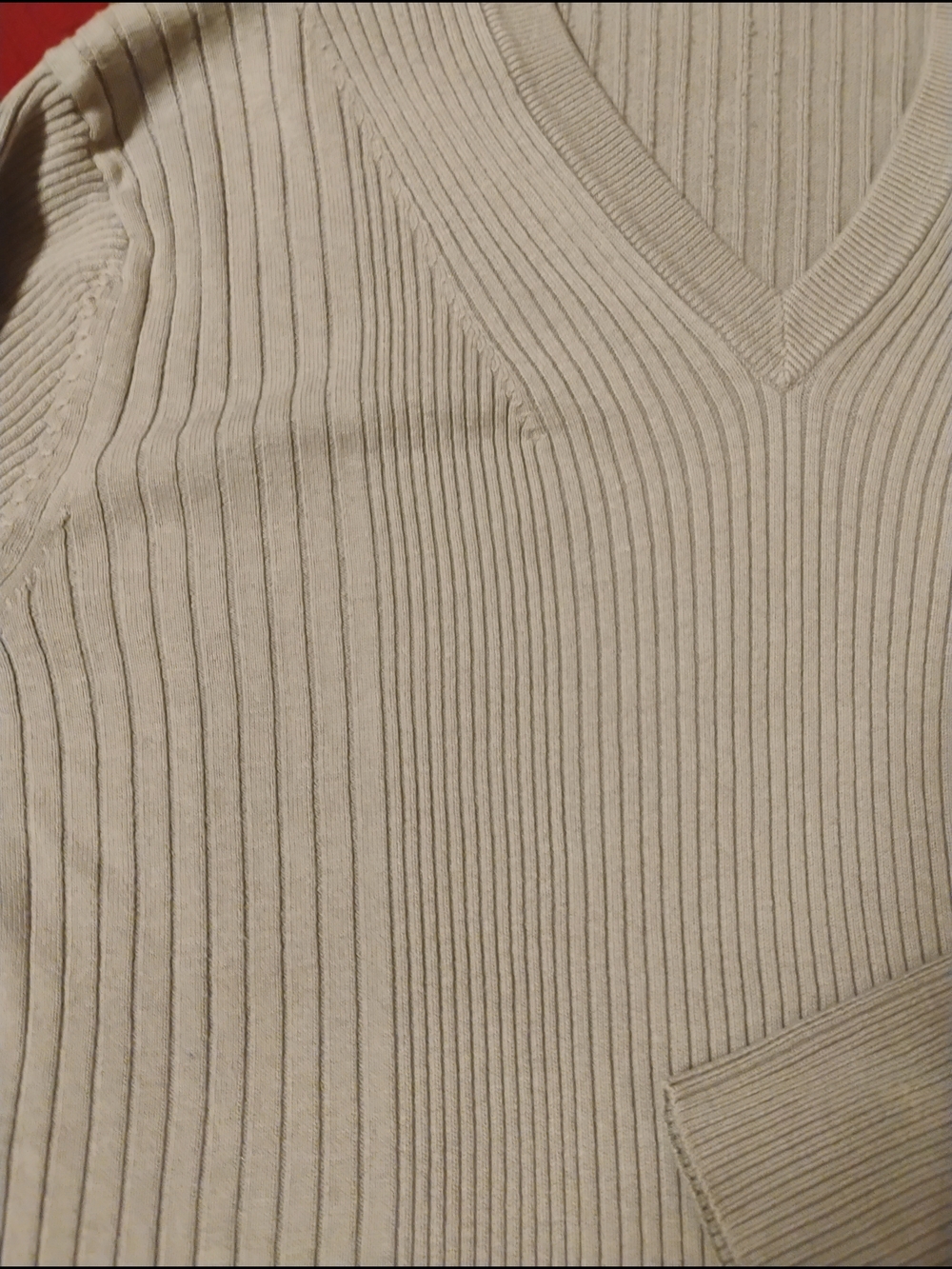 Calvin Klein Ribbed V-Neck Sweater in Beige 22 inches p2p - Picture 3 of 7